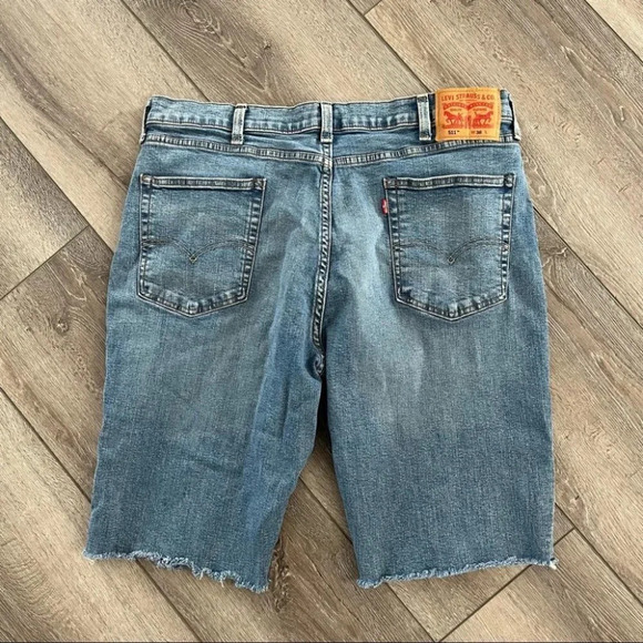 Levi’s slim 511 cut  off denim shorts size 38 - Picture 6 of 6
